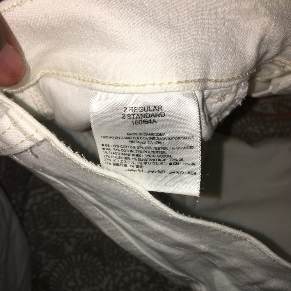 WHITE SHORTS - Picture 4 of 5